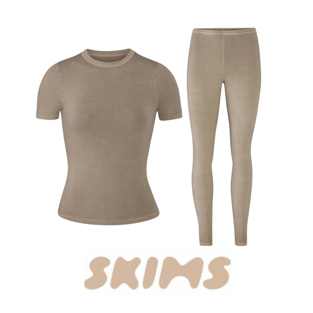 SKIMS outdoor basics leggings & t shirt set DESERT